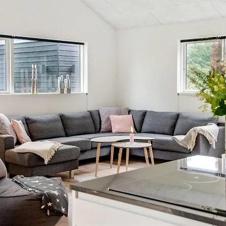 Dorthie - 800m From The Sea In Sealand By Interhome * Hornbaek