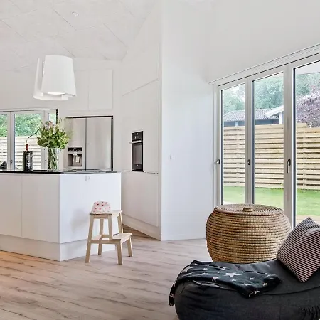 Holiday home Dorthie - 800m From The Sea In Sealand By Interhome