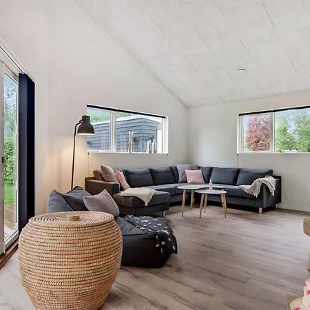 Dorthie - 800m From The Sea By Interhome * Hornbaek
